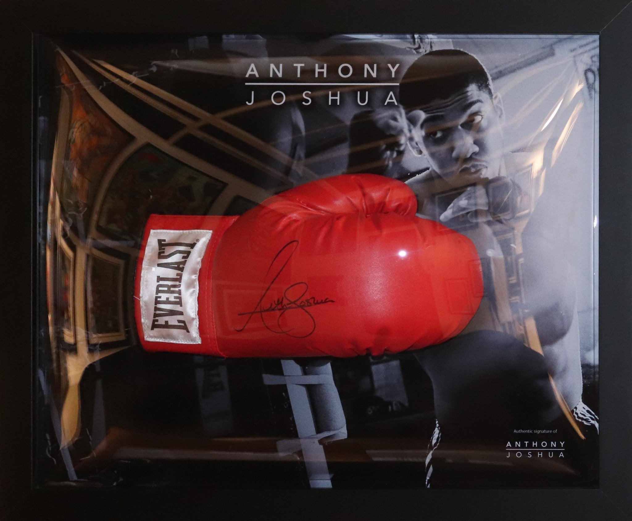 Anthony Joshua Signed Glove Framed Display - Memorabilia Framers Shop